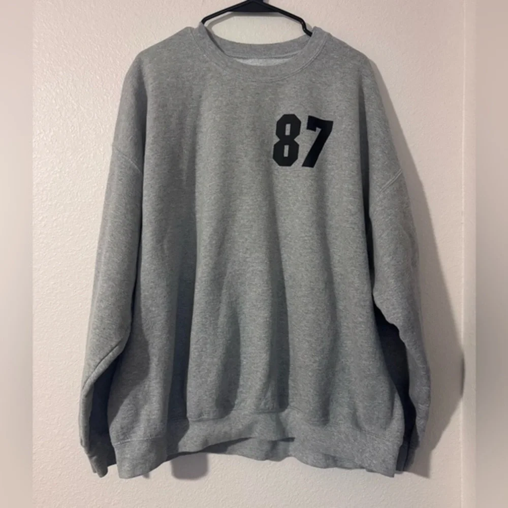 Fan Made Travis Kelce 87 Gray Crewneck Size XXL